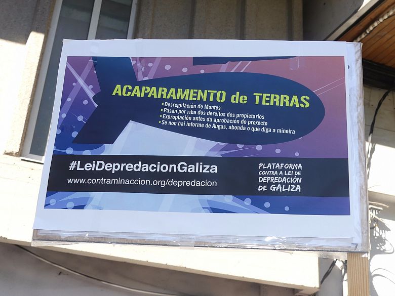 2017-10-06 concentracion Lei depredacion 010.jpg